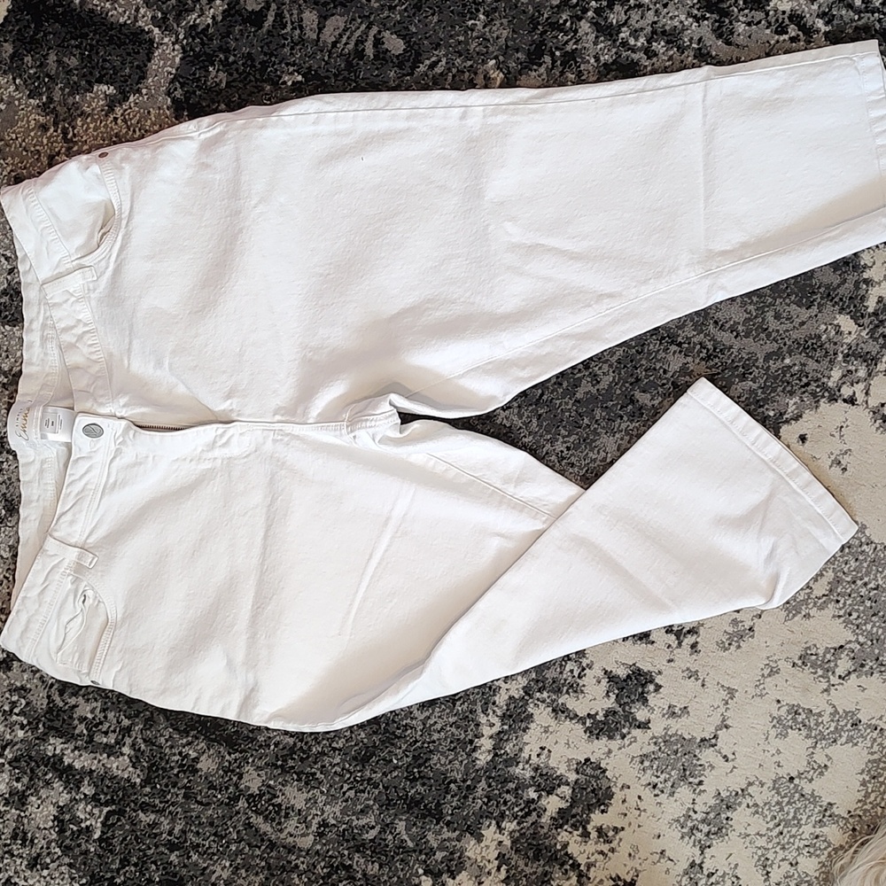 White capris